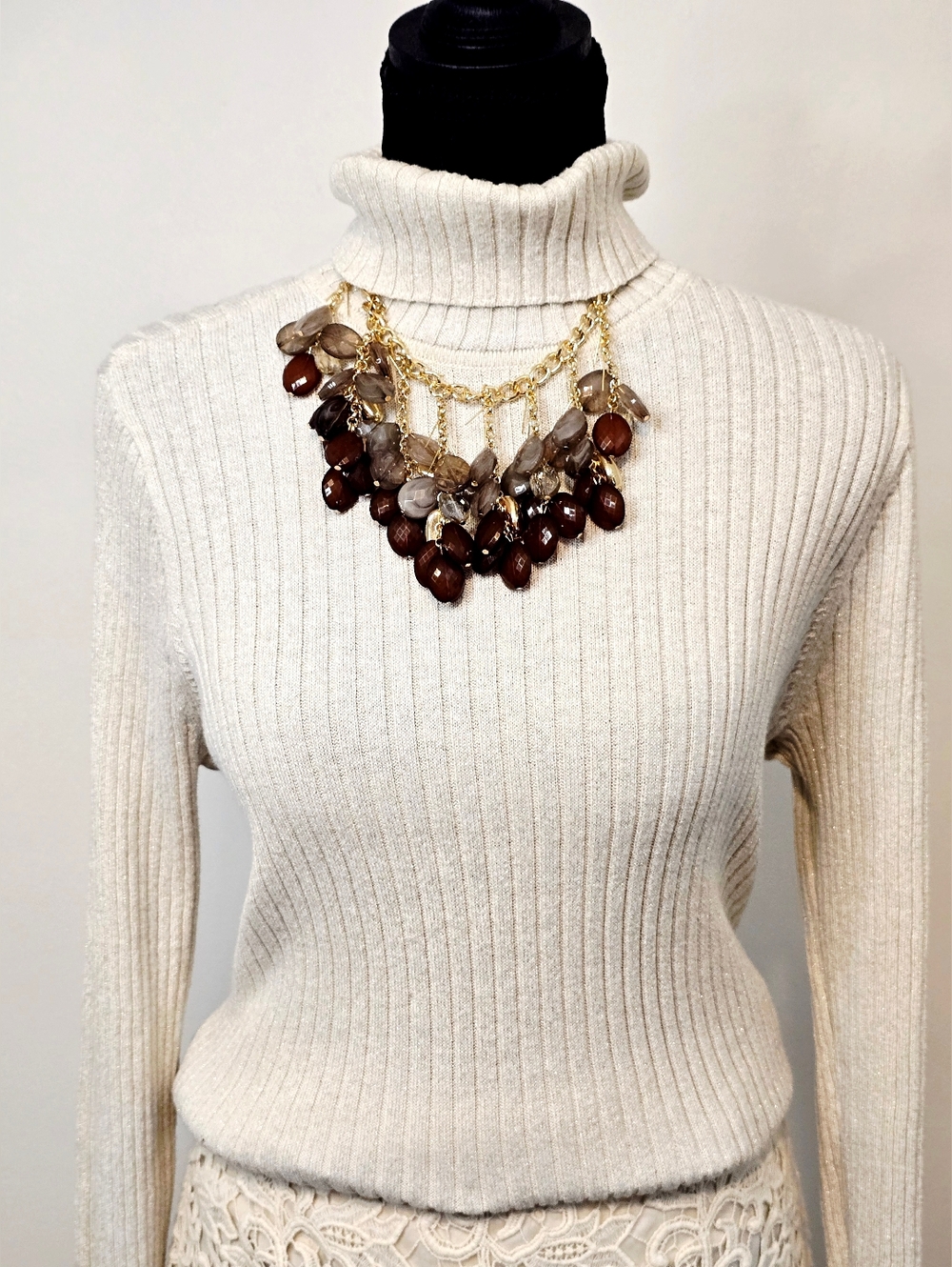 Chico’s Cream Ribbed Turtleneck Sweater Metallic Shimmer Knit Size 1 (M) - Picture 4 of 12